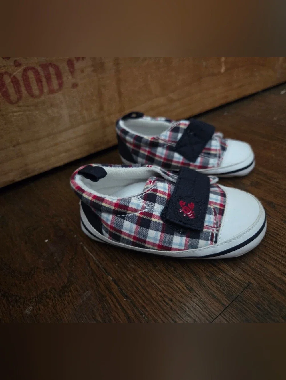Gymboree Boys 4 Lobster Plaid Crib Shoes